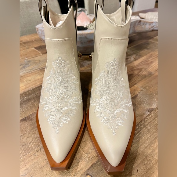 NWT✨Zimmermann Duncan Low Boots 45 | Bone | EU 39 - Picture 6 of 11